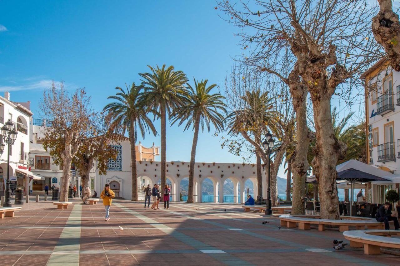 Apartamentos Vacacional En Plaza De Espana Nerja Eksteriør billede