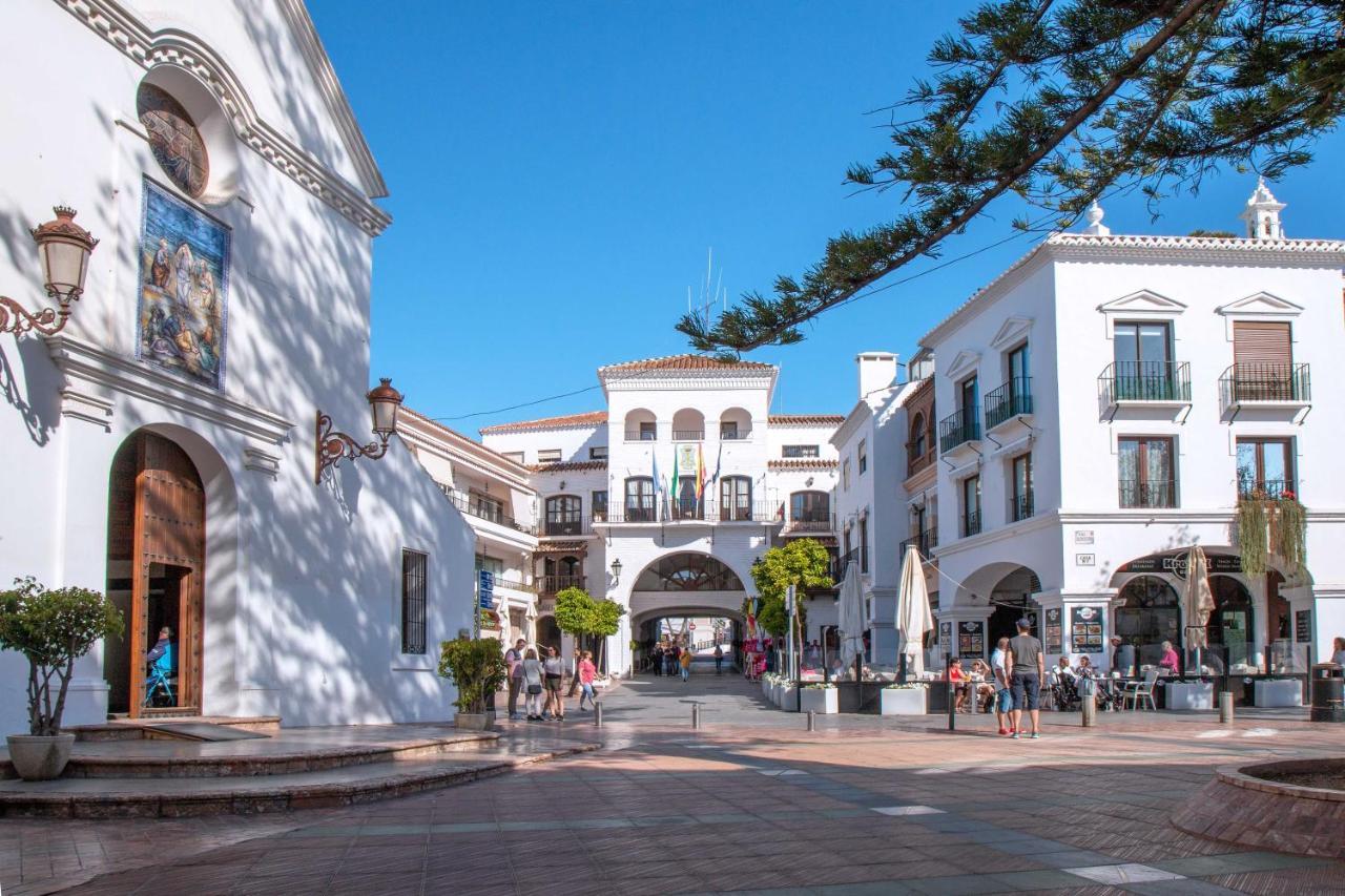 Apartamentos Vacacional En Plaza De Espana Nerja Eksteriør billede
